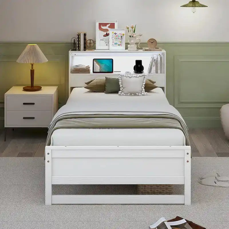 Cadre de lit double en bois Gymax avec station de charge et lumière LED